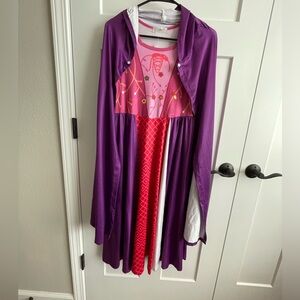 Girls 14/16 (could easily fit 18/20) Halloween costume. Princess, 2 piece.